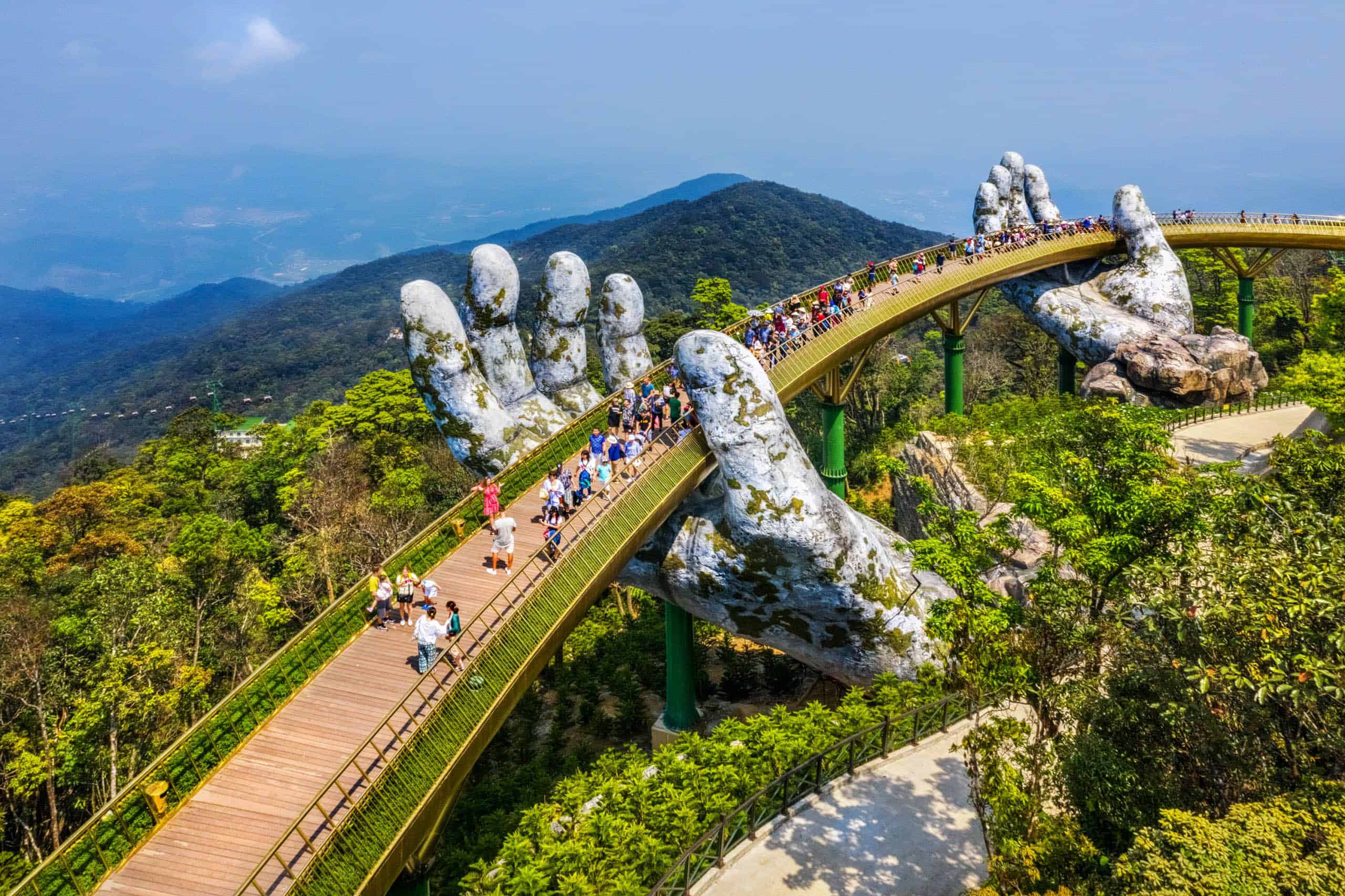 Ba na hills, "Руки бога", Дананг